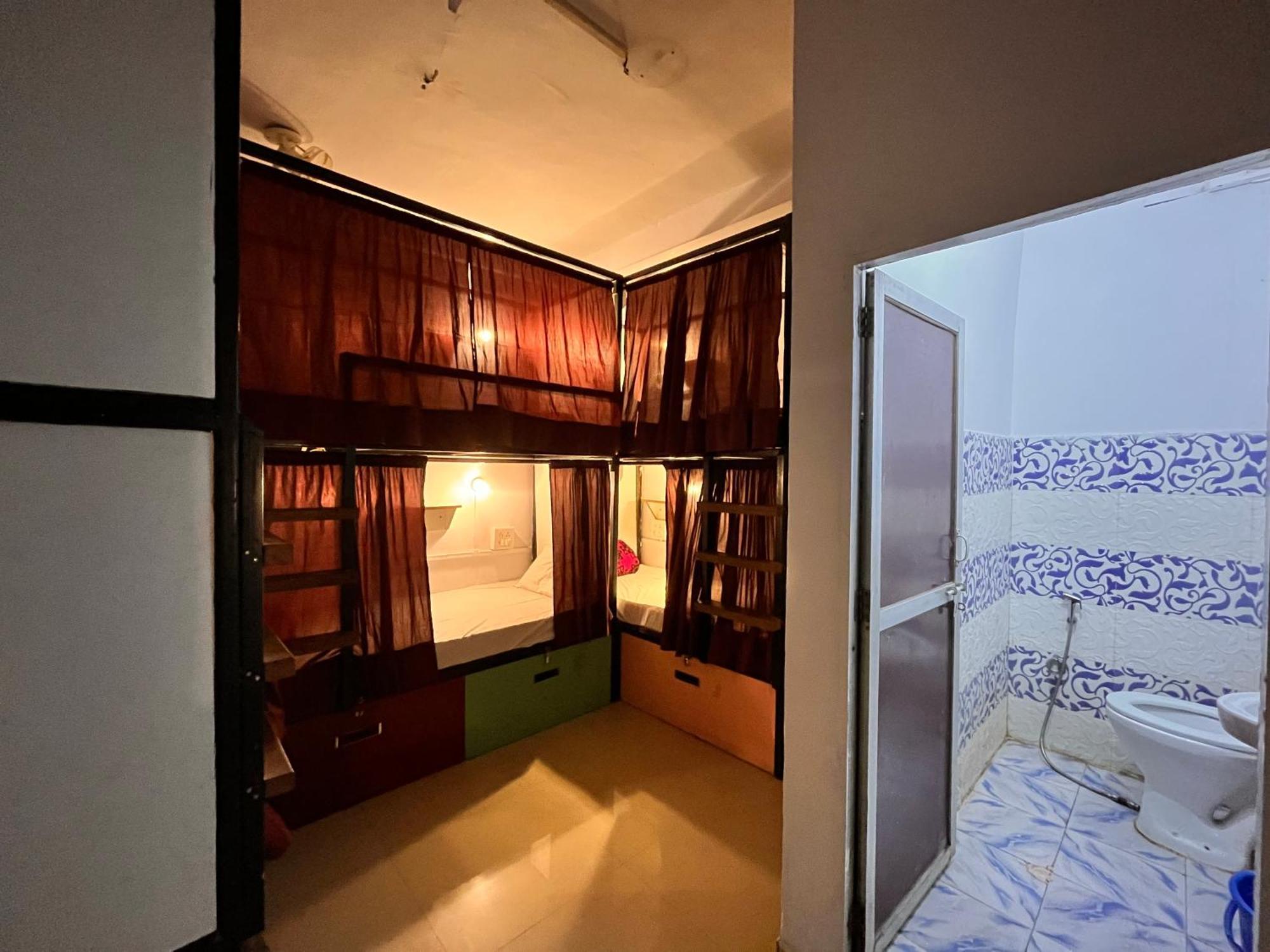 Madsquad Dorms & Hostel Varanasi
