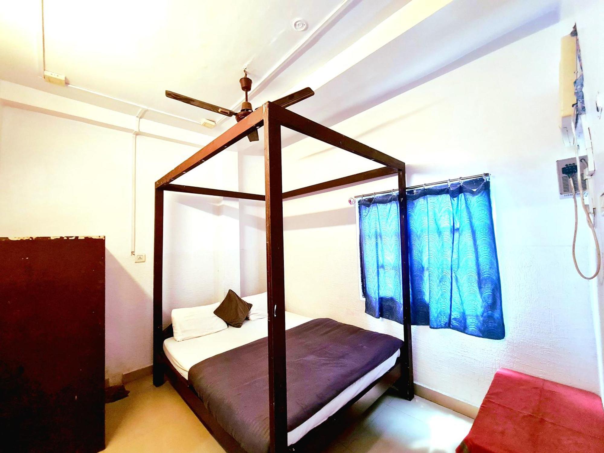 Madsquad Dorms & Varanasi