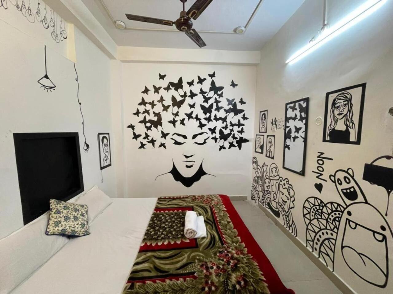 Hostel Madsquad Dorms &